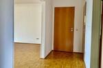 *** WEDOW *** Zweifamilienhaus mit Balkon, Garten & Stellplätzen – Wohnen & Investieren