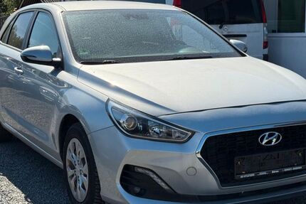 Hyundai i30 84.300 km 11.750 &euro; Düren 52349