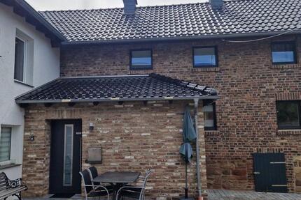 Bauernhof (Wohnhaus saniert, Scheune, Obstbaumwiese) bei Nideggen 2 zimmer