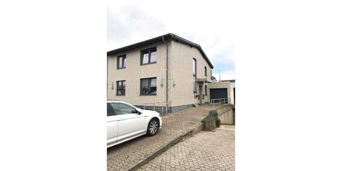 200 m² Eigentümerwohnung + 3 Mieteinheiten, Garage, Wintergarten uvm. 9 zimmer