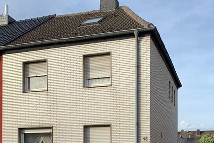 Doppelhaushälfte mit viel Potential ab 01.02.2026 in 52477 zu mieten 4 zimmer