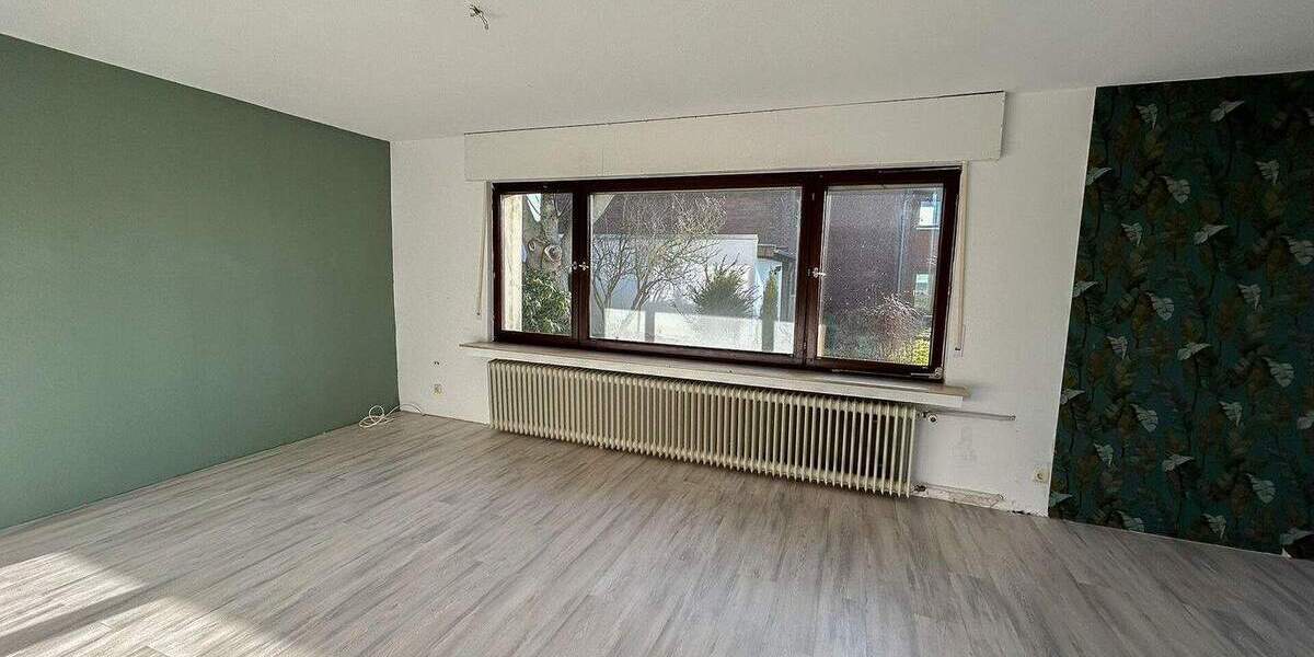 Mehrfamilienhaus, Wohnhaus Baesweiler / Loverich Loverich - 6 Zimmer, 143 m&sup2;, 379.000&euro; | Angebot:25687022