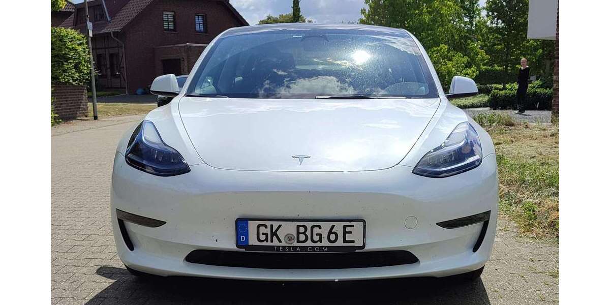 Tesla Model 3 35.000 km 31.900 € Selfkant 52538