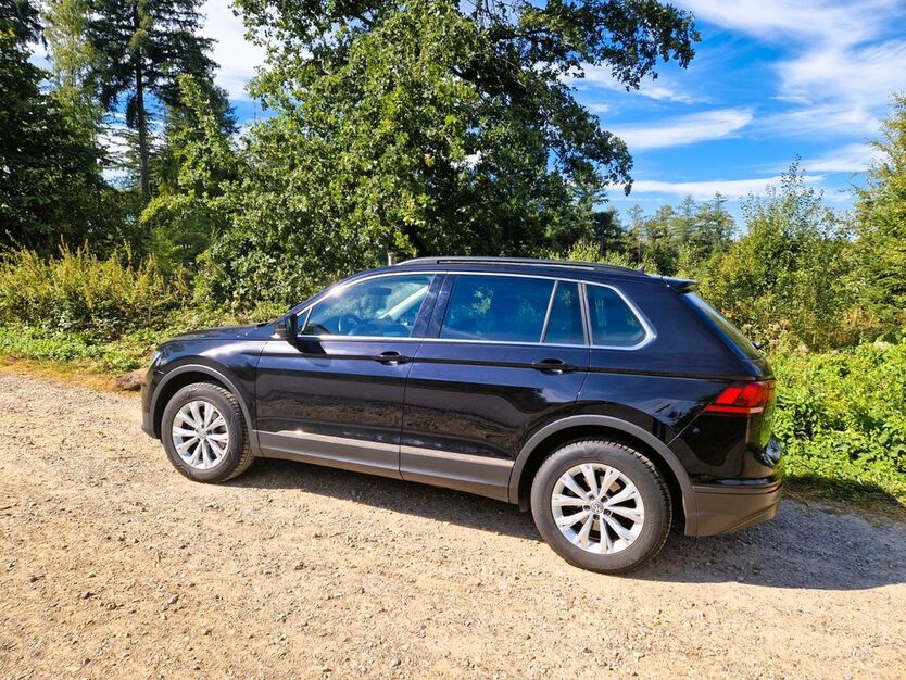 VW Tiguan 109.600 km 16.800 € Eschweiler 52249