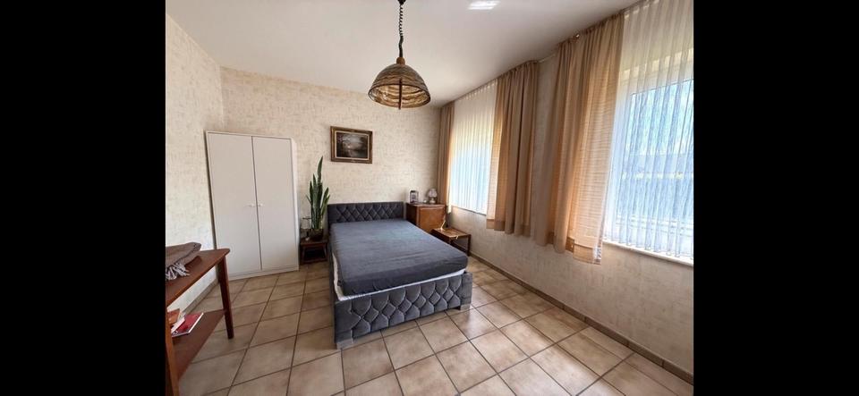 Bungalow Roetgen - 6 Zimmer, 150 m&sup2;, 1.480&euro; | Angebot:24433165