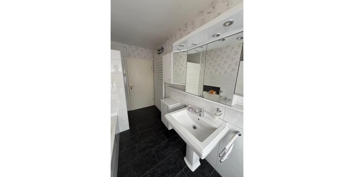 Reihenhaus Niederzier - 1 Zimmer, 120 m&sup2;, 295.000&euro; | Angebot:27176240