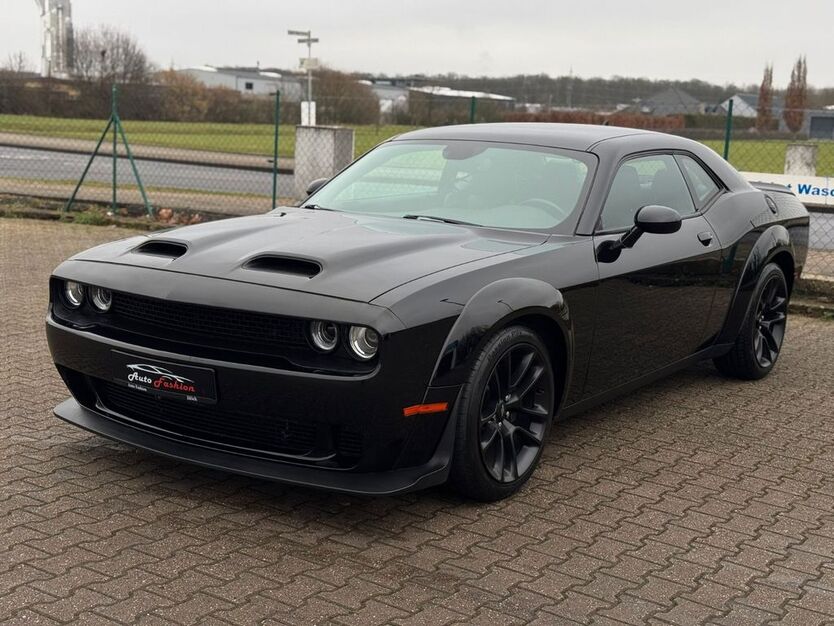 Dodge Challenger 32.000 km 38.950 € Jülich 52428