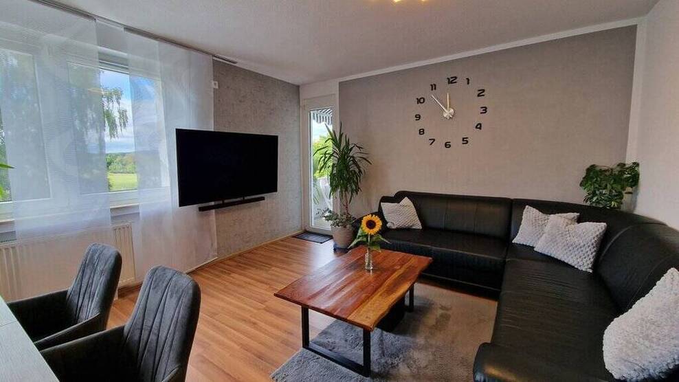 Einziehen und Wohlfühlen! Umfassend modernisierte 3-Zimmerwohnung mit Balkon in Forst