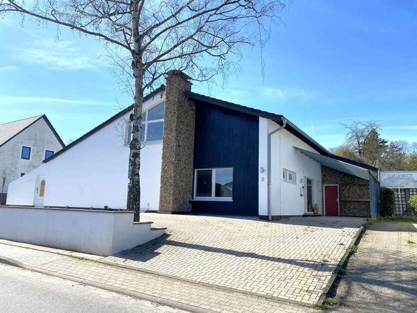 Haus zum Kaufen in Nideggen 585.000 € 219.62 m²
