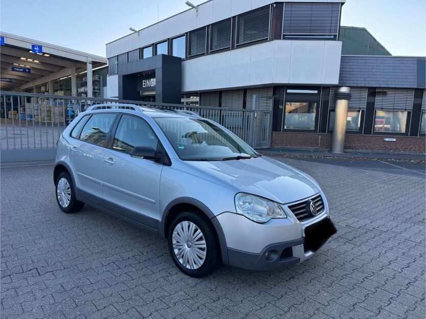 VW Polo 185.000 km 2.490 € Aachen 52068