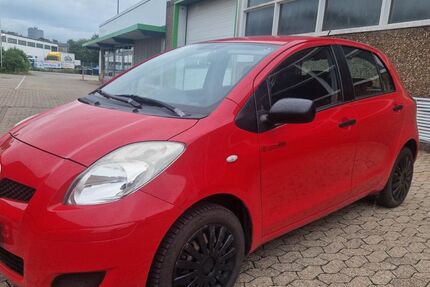 Toyota Yaris 146.000 km 3.100 € aachen 52068