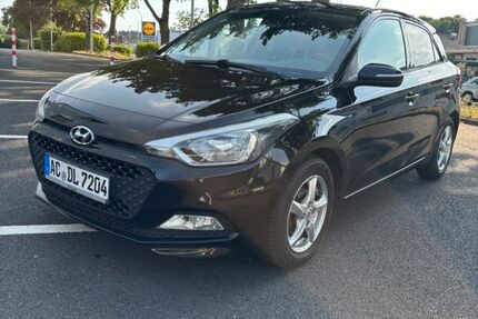 Hyundai i20 89.500 km 7.500 &euro; Würselen 52146