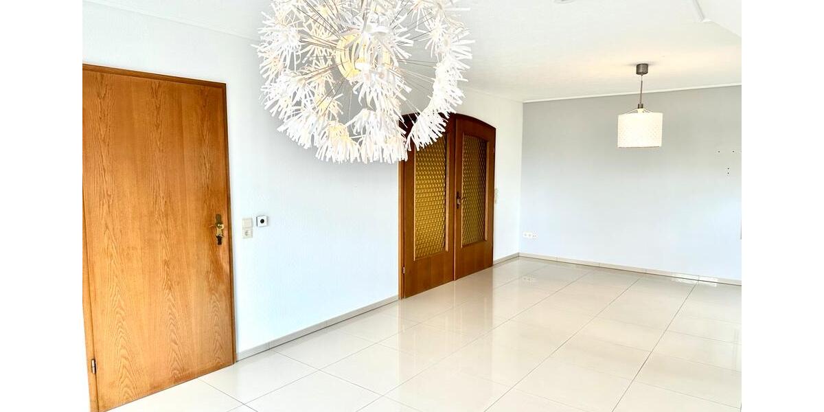 Dachgeschosswohnung in 52382 Niederzier Hambach 3 zimmer