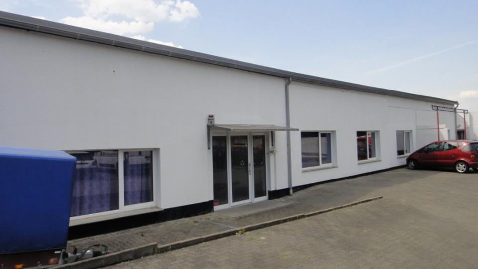 Gewerbehalle 300qm plus 200qm im Obergeschoss Lager-Büro zimmer