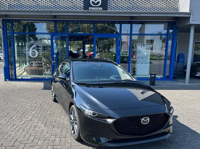 Mazda 3 1.500 km 28.450 € Übach-Palenberg 52531