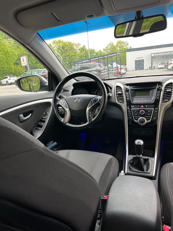 i30