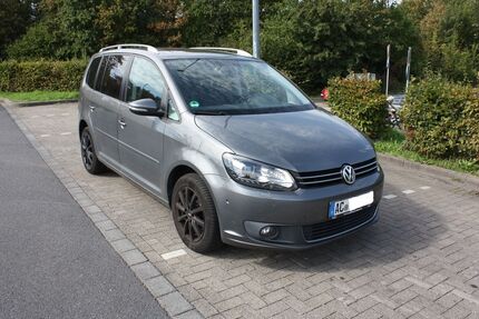 VW Touran 126.559 km 11.900 &euro; Stolberg (Rhld.) 52222