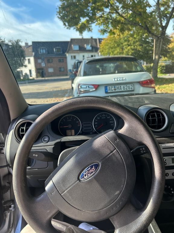 Ford Fiesta 89.900 km 1.990 € Alsdorf 52477