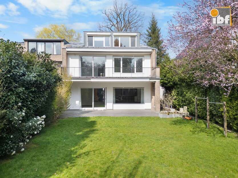 Haus zum Kaufen in Aachen Steinebrück 1.150.000 € 265 m²