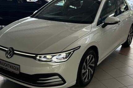 VW Golf 32.400 km 22.889 &euro; Baesweiler 52499