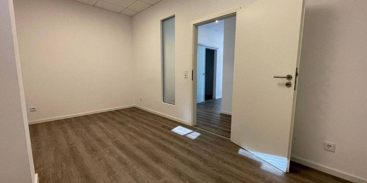 Gewerbeobjekt Aachen Eilendorf - 5 Zimmer, 98 m&sup2;, 1.200&euro; | Angebot:26417597