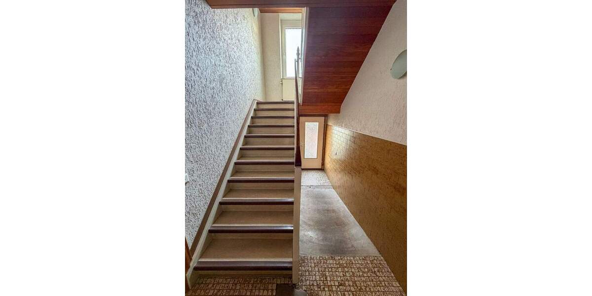 Reihenmittelhaus Stolberg (Rheinland) / Büsbach Büsbach - 7 Zimmer, 173 m&sup2;, 375.000&euro; | Angebot:25686987