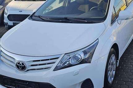 Toyota Avensis 233.000 km 5.500 &euro; Eschweiler 52249