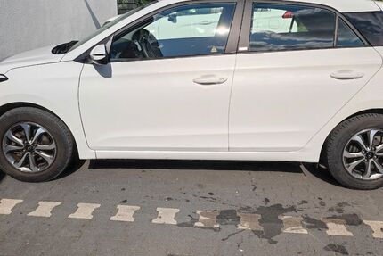 Hyundai i20 35.000 km 10.100 € Düren 52351