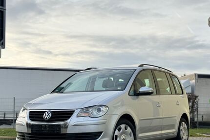 VW Touran 100.000 km 7.499 &euro; Eschweiler 52249