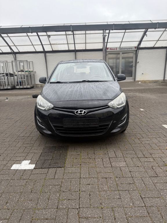 i20