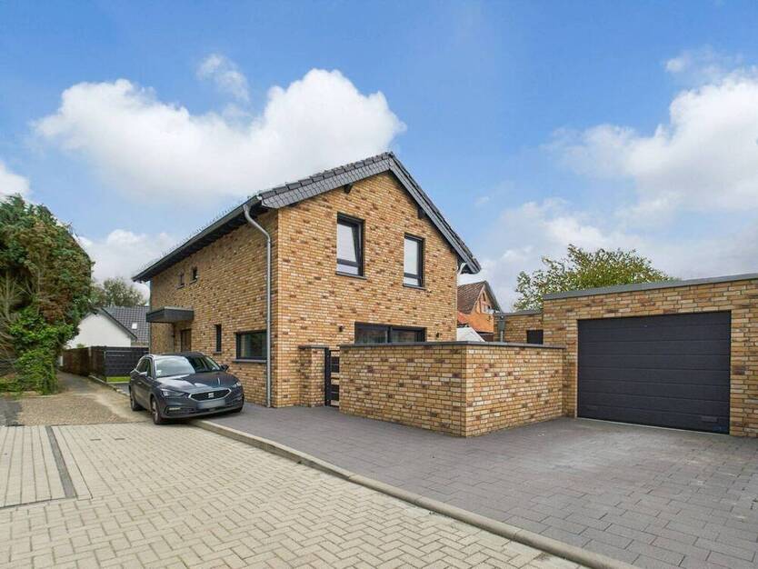 Modernes Einfamilienhaus von 2023 mit Garten, Garage & viel Platz zum Wohlfühlen!