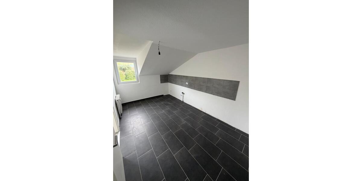 Dachgeschoßwohnung Übach-Palenberg Palenberg - 3 Zimmer, 90 m&sup2;, 900&euro; | Angebot:26278466