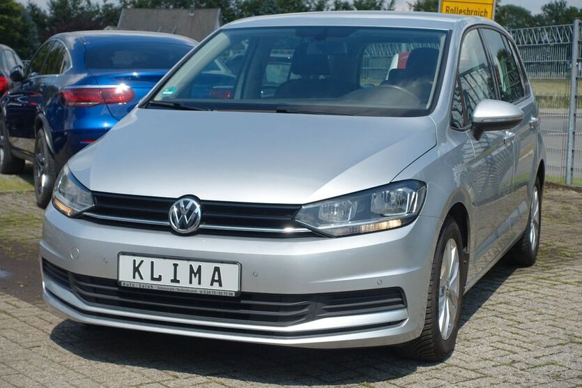 VW Touran 141.000 km 13.990 € Simmerath (bei Aachen) 52152