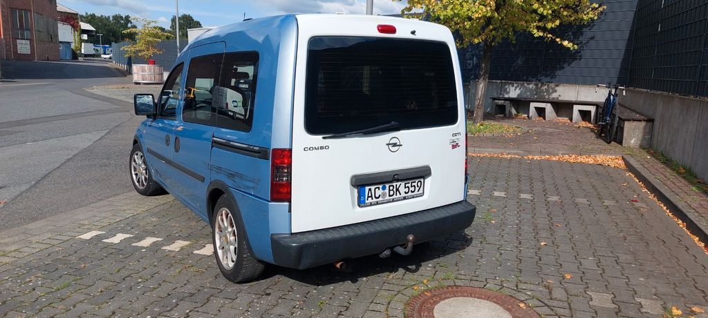 Opel Combo 234.300 km 999 € Aachen 52070