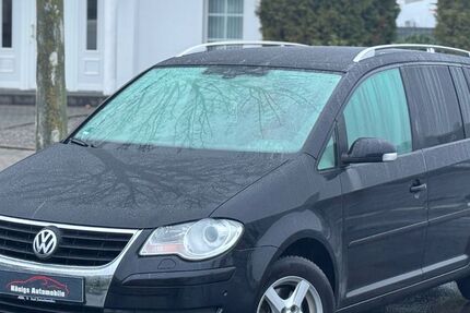 VW Touran 124.971 km 8.990 &euro; Jülich 52428
