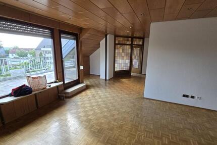 AC-Verlautenheide, 3 Zi-Dachgeschoss, Terrasse **lesen**