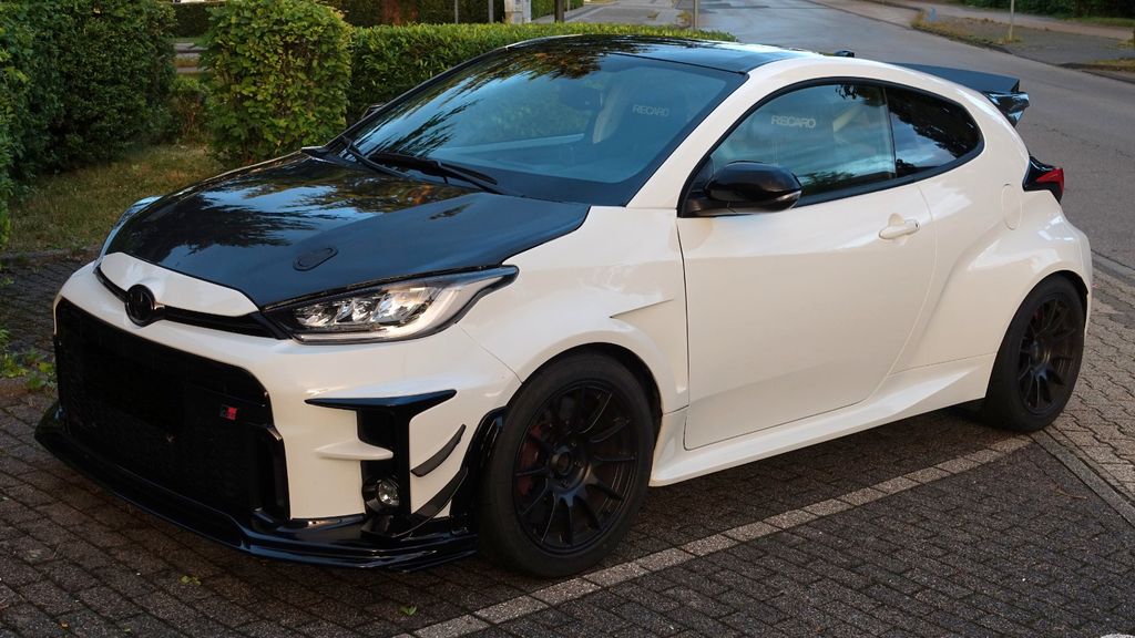 Toyota Yaris 48.000 km 46.450 &euro; Aachen 52078