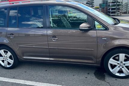 VW Touran 160.000 km 7.000 € Eschweiler 52249