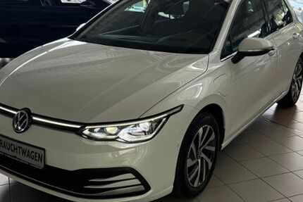 VW Golf 32.400 km 22.889 &euro; Baesweiler 52499