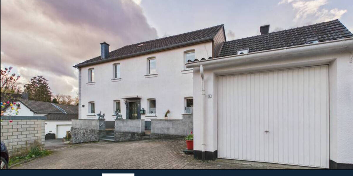 Mehrfamilienhaus, Wohnhaus Herzogenrath - 6 Zimmer, 219 m&sup2;, 299.000&euro; | Angebot:26217861