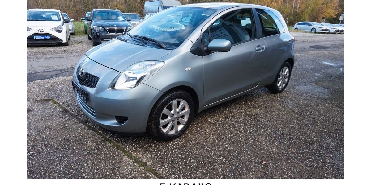 Toyota Yaris 169.000 km 2.600 &euro; ESCHWEILER - KINZWEILER 52249