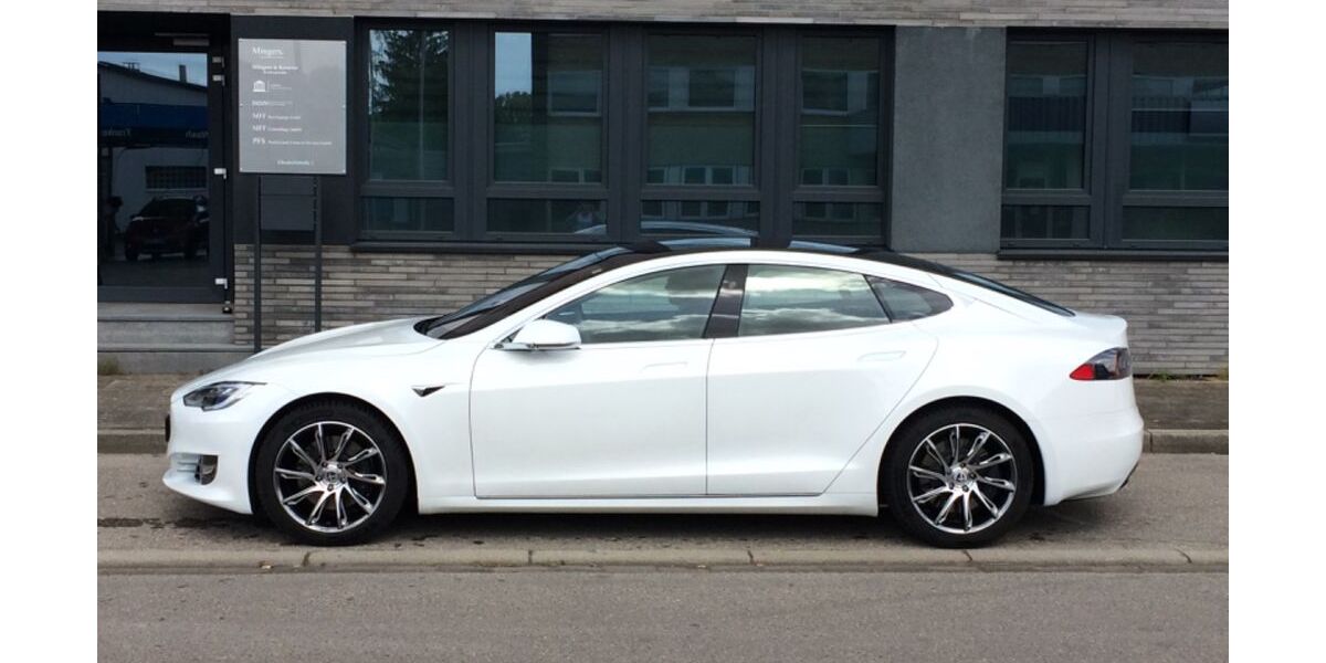 Tesla Model S 32.010 km 41.900 &euro; Jülich 52428
