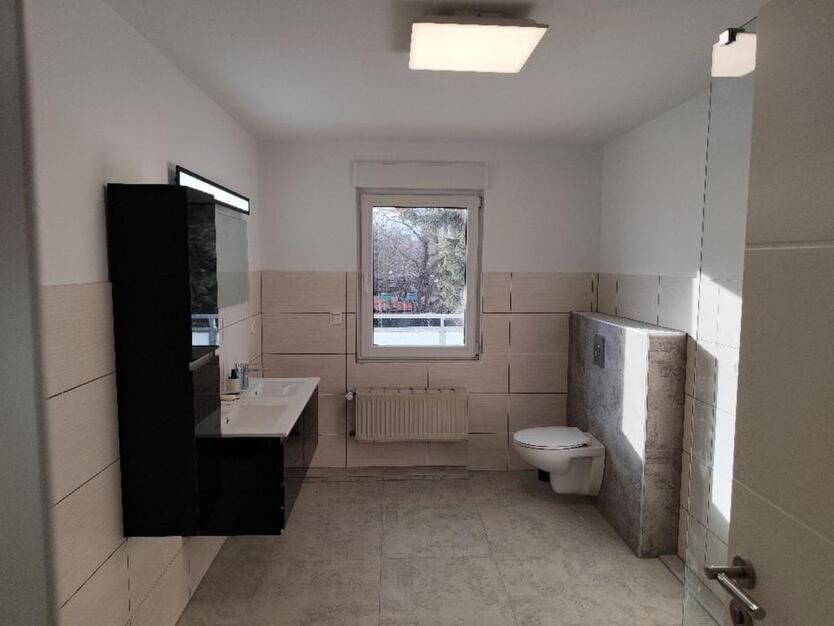 Wohnhaus von Privat mit Büro Praxis in Düren - Lendersdorf