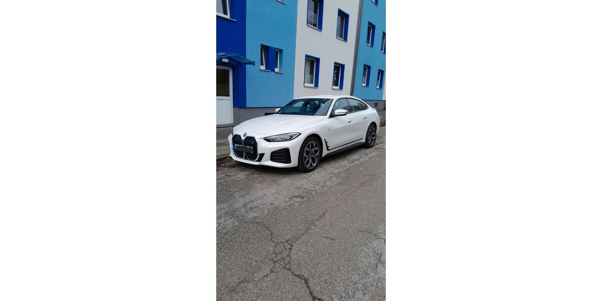 BMW i4 16.700 km 33.900 &euro; Alsdorf 52477