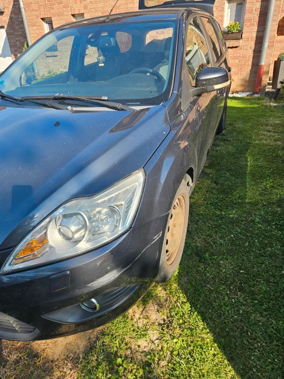 Ford Focus 334.597 km 1.300 € Düren 52349