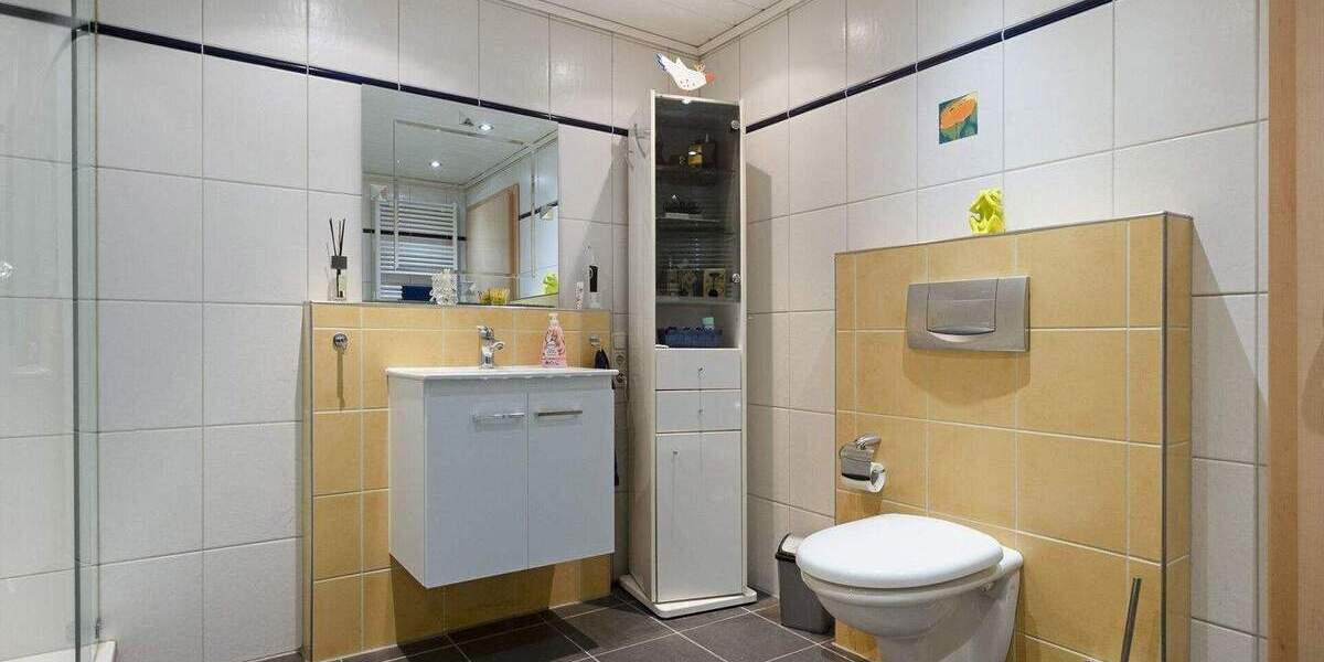 Großzügiges Wohnhaus mit Innenhof, Garten und Ausbaupotenzial in Gangelt- Stahe! 8 zimmer