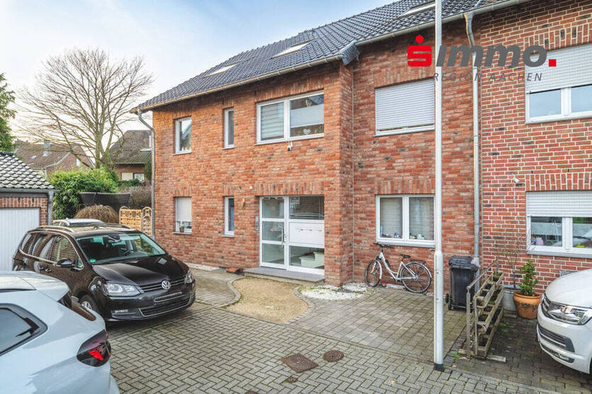 Langjährig vermietetes Zweifamilienhaus mit Garage in bester Wohnlage von Broichweiden