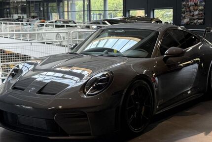 Porsche 992 2.500 km 239.900 &euro; Eschweiler 52249
