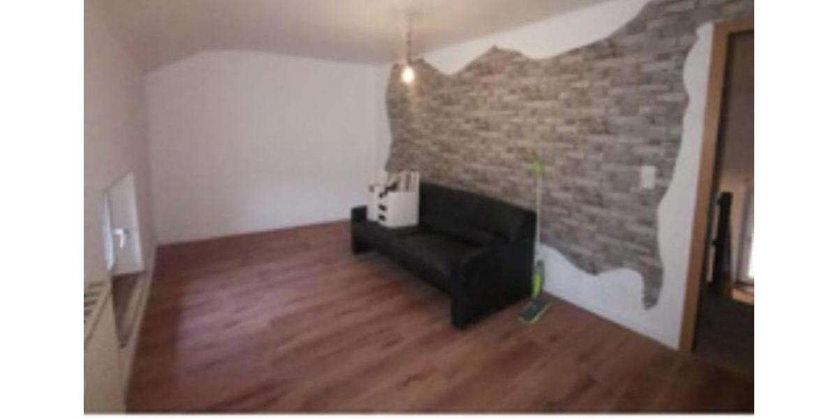 Zentral gelegenes Reihenhaus teilsaniert in Düren 5 zimmer