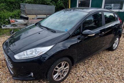 Ford Fiesta 66.000 km 5.950 &euro; Düren 52349